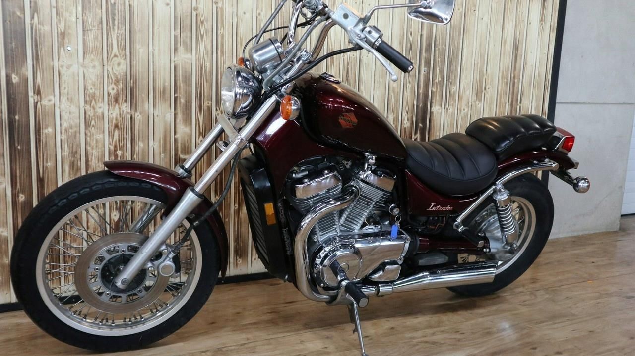 Suzuki Intruder (INTRUDER 700) 700 ## bardzo