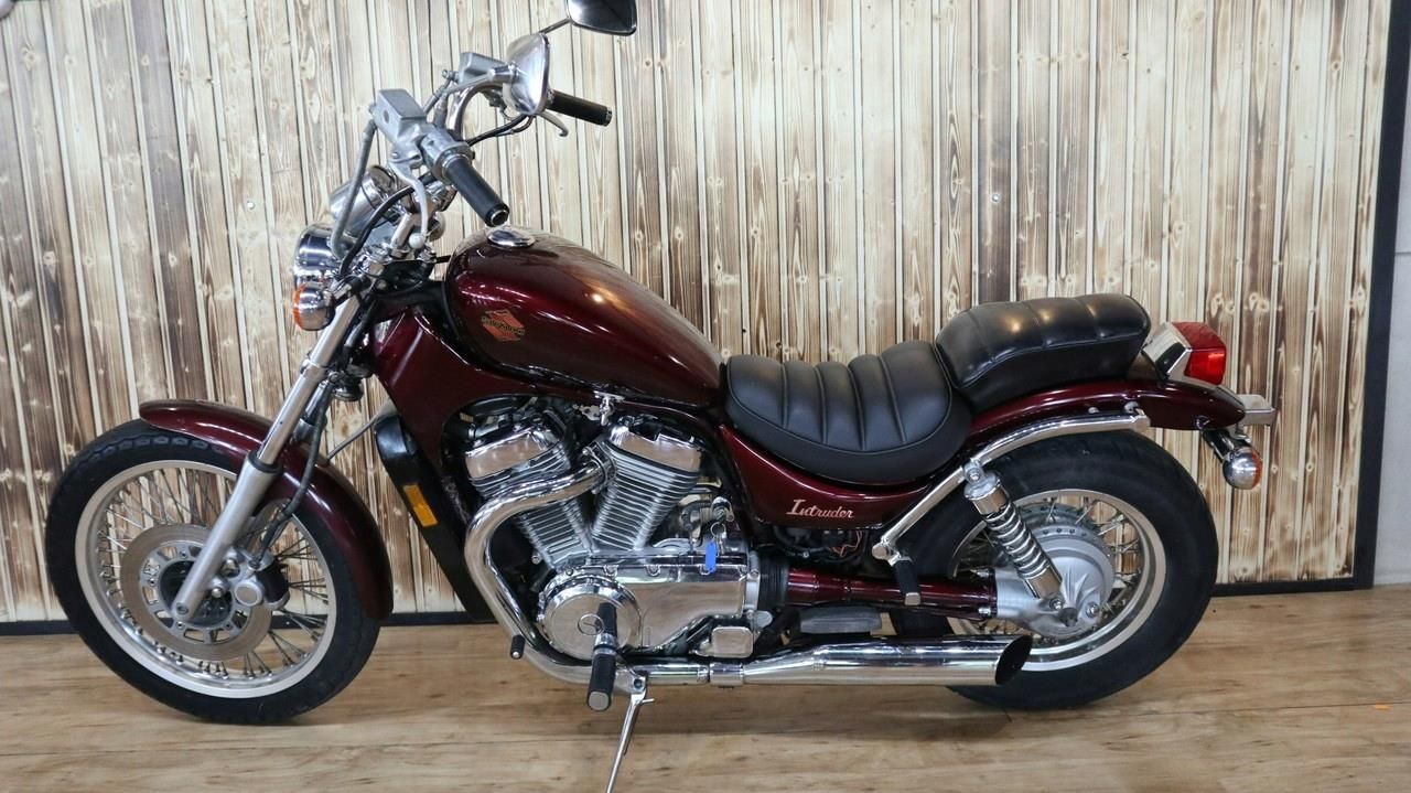 Suzuki Intruder (INTRUDER 700) 700 ## bardzo - zdjęcie 6 Suzuki Intruder (INTRUDER 700) 700 ## bardzo