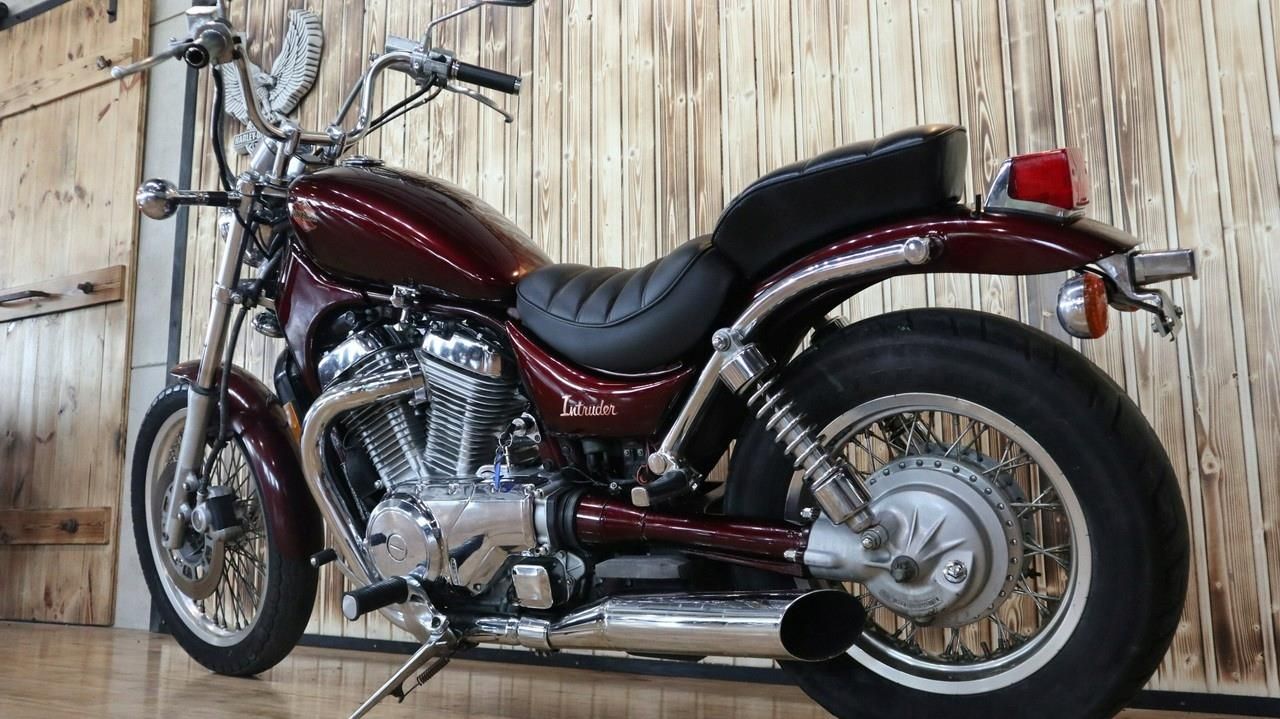 Suzuki Intruder (INTRUDER 700) 700 ## bardzo - zdjęcie 8 Suzuki Intruder (INTRUDER 700) 700 ## bardzo
