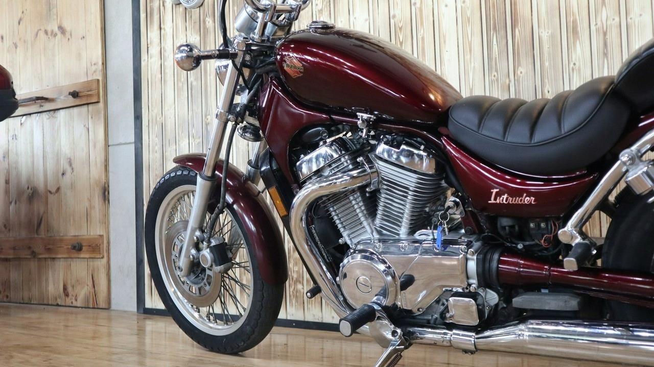 Suzuki Intruder (INTRUDER 700) 700 ## bardzo - zdjęcie 9 Suzuki Intruder (INTRUDER 700) 700 ## bardzo