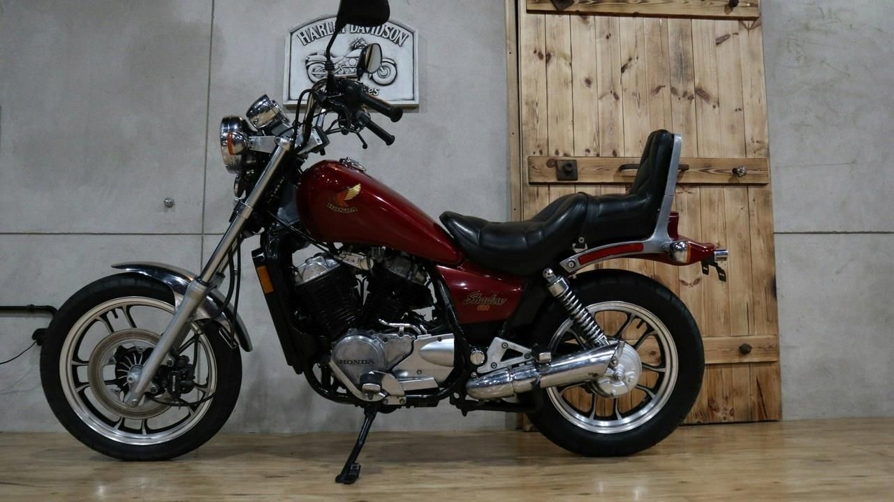 Honda Shadow (VT 500) VT SHADOW Piękna i Zadbana - zdjęcie 3 Honda Shadow (VT 500) VT SHADOW Piękna i Zadbana