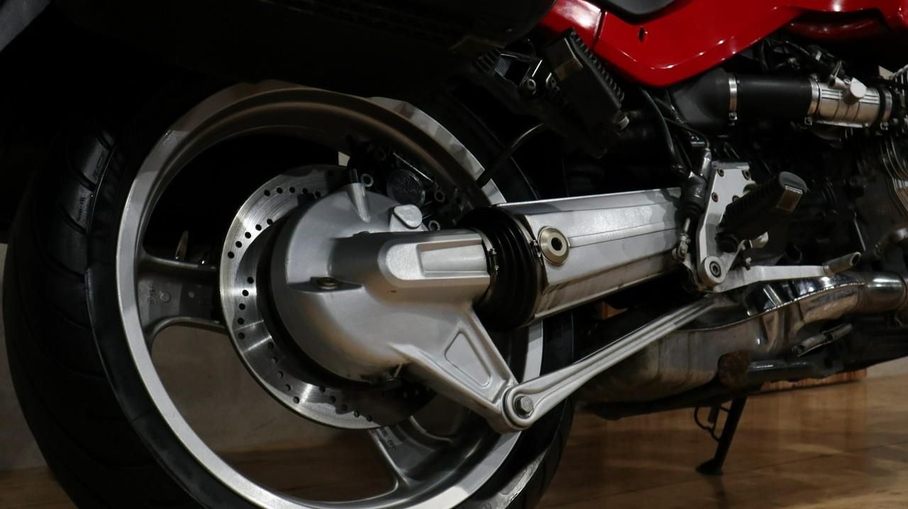 BMW R (R1100RS) ## Piękny motocykl BMW R 1100 S - zdjęcie 2 BMW R (R1100RS) ## Piękny motocykl BMW R 1100 S