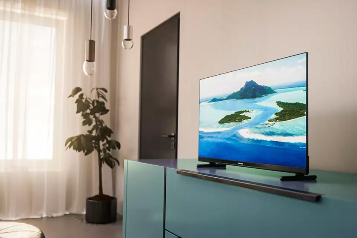 Profil boczny Hisense 55E7HQ