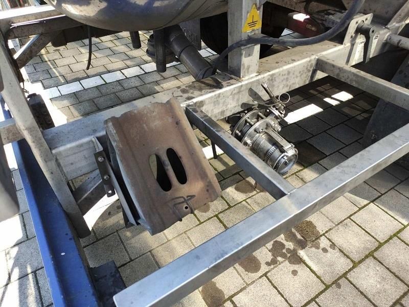 CYSTERNA CHEMICZNA L4BH , 1 KOM. 33tyś.l 2007 - zdjęcie 1 CYSTERNA CHEMICZNA L4BH , 1 KOM. 33tyś.l 2007