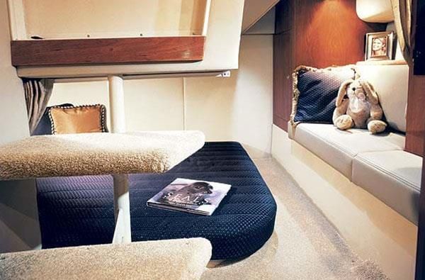 Cruisers Yachts 300 Express | Model 2006 - zdjęcie 5 Cruisers Yachts 300 Express | Model 2006