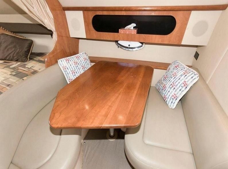 Cruisers Yachts 300 Express | Model 2006 - zdjęcie 2 Cruisers Yachts 300 Express | Model 2006