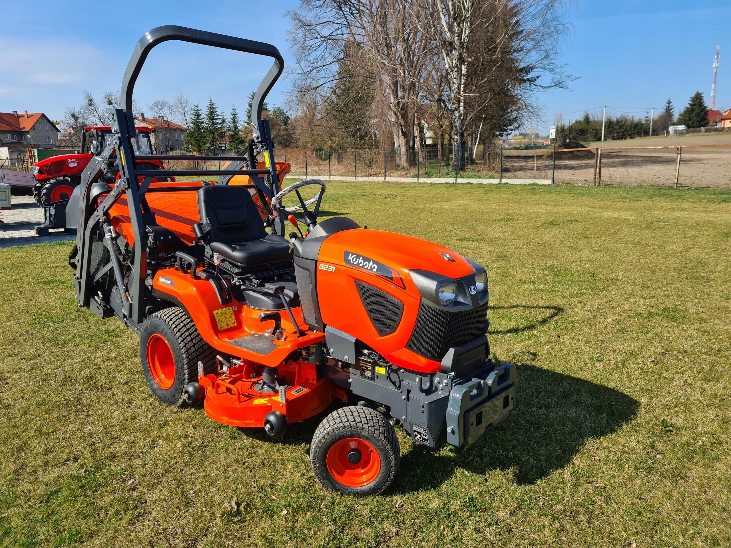 Kubota Kosiarka G231Hd Z Koszem Wysoki Wysyp Raty - zdjęcie 3 Kubota Kosiarka G231Hd Z Koszem Wysoki Wysyp Raty