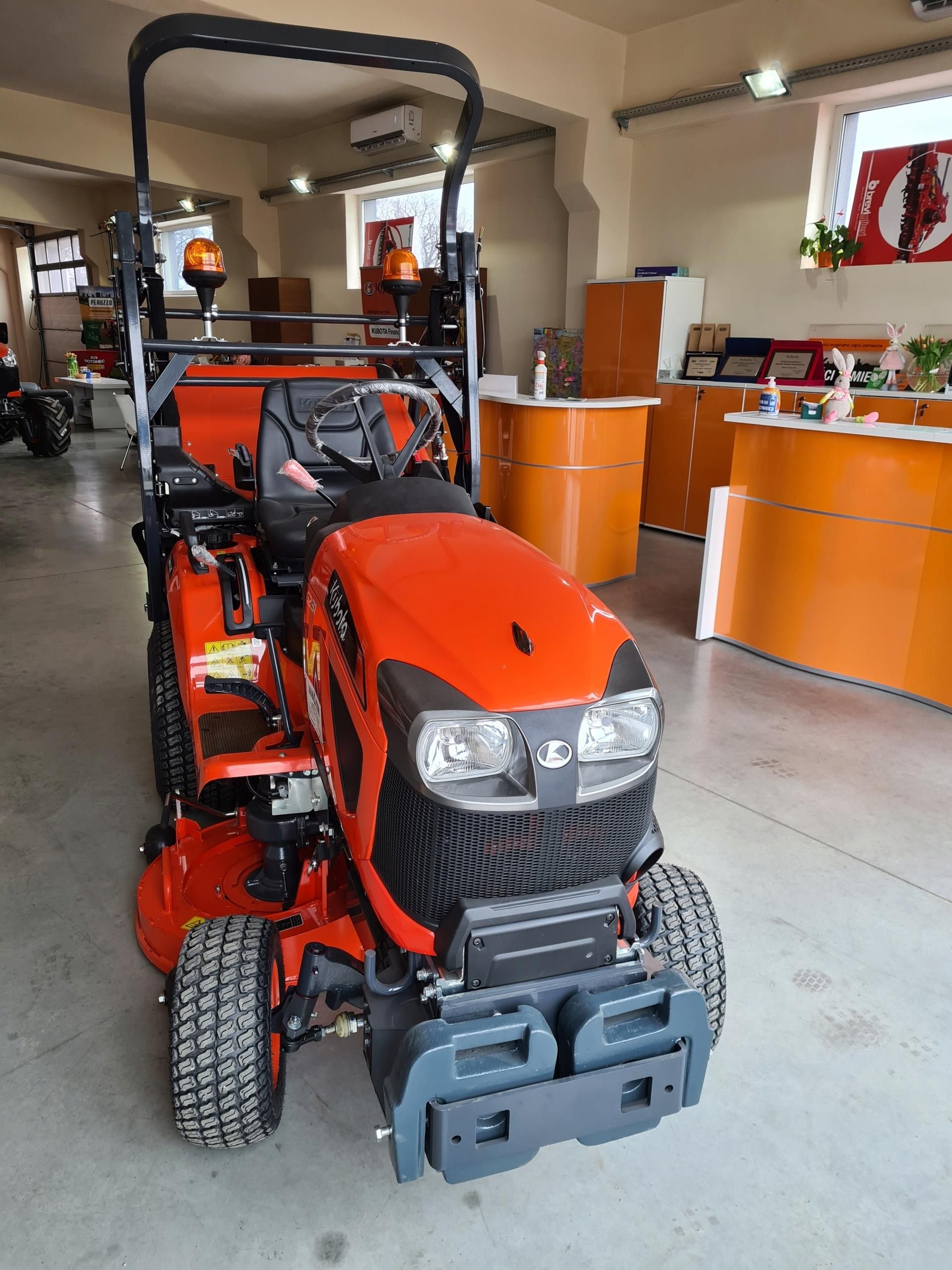 Kubota Kosiarka G231Hd Z Koszem Wysoki Wysyp Raty - zdjęcie 5 Kubota Kosiarka G231Hd Z Koszem Wysoki Wysyp Raty