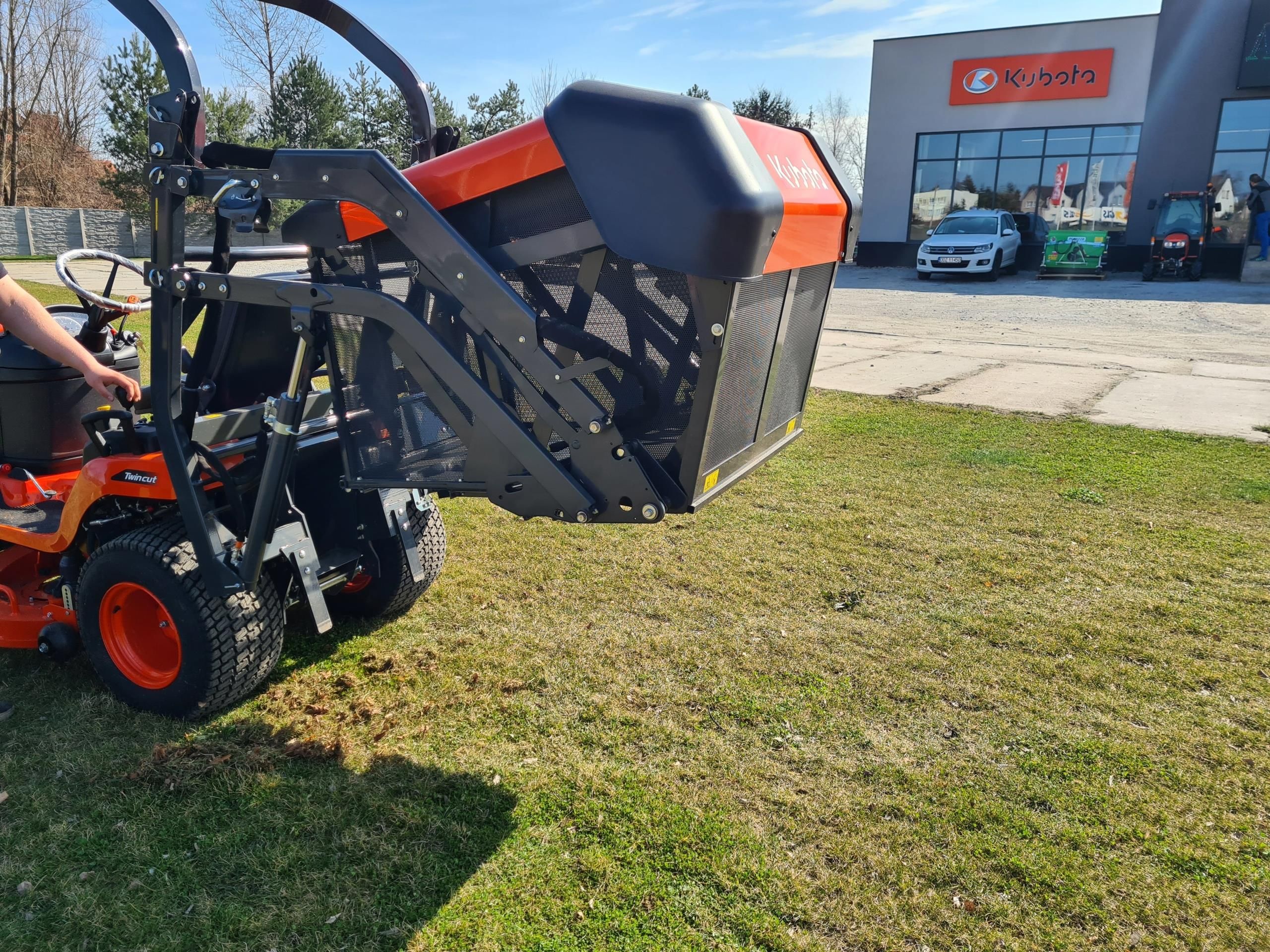 Kubota Kosiarka G231Hd Z Koszem Wysoki Wysyp Raty - zdjęcie 6 Kubota Kosiarka G231Hd Z Koszem Wysoki Wysyp Raty