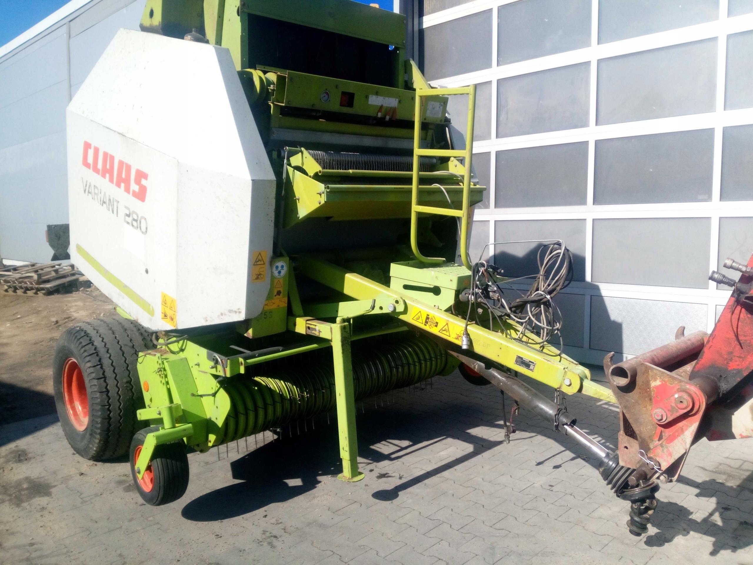 Claas Prasa Zmienno-Komorowa Variant 280 - zdjęcie 3 Claas Prasa Zmienno-Komorowa Variant 280