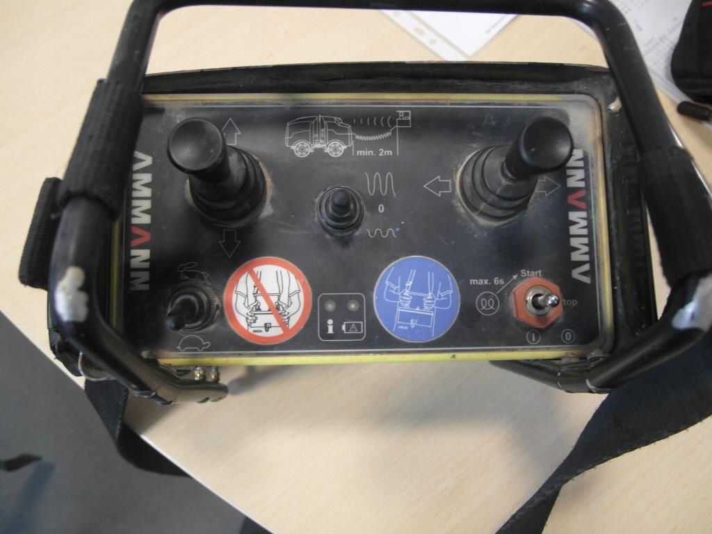 Ammann Rammax 1575 walec zdalnie sterowany kołek - zdjęcie 6 Ammann Rammax 1575 walec zdalnie sterowany kołek