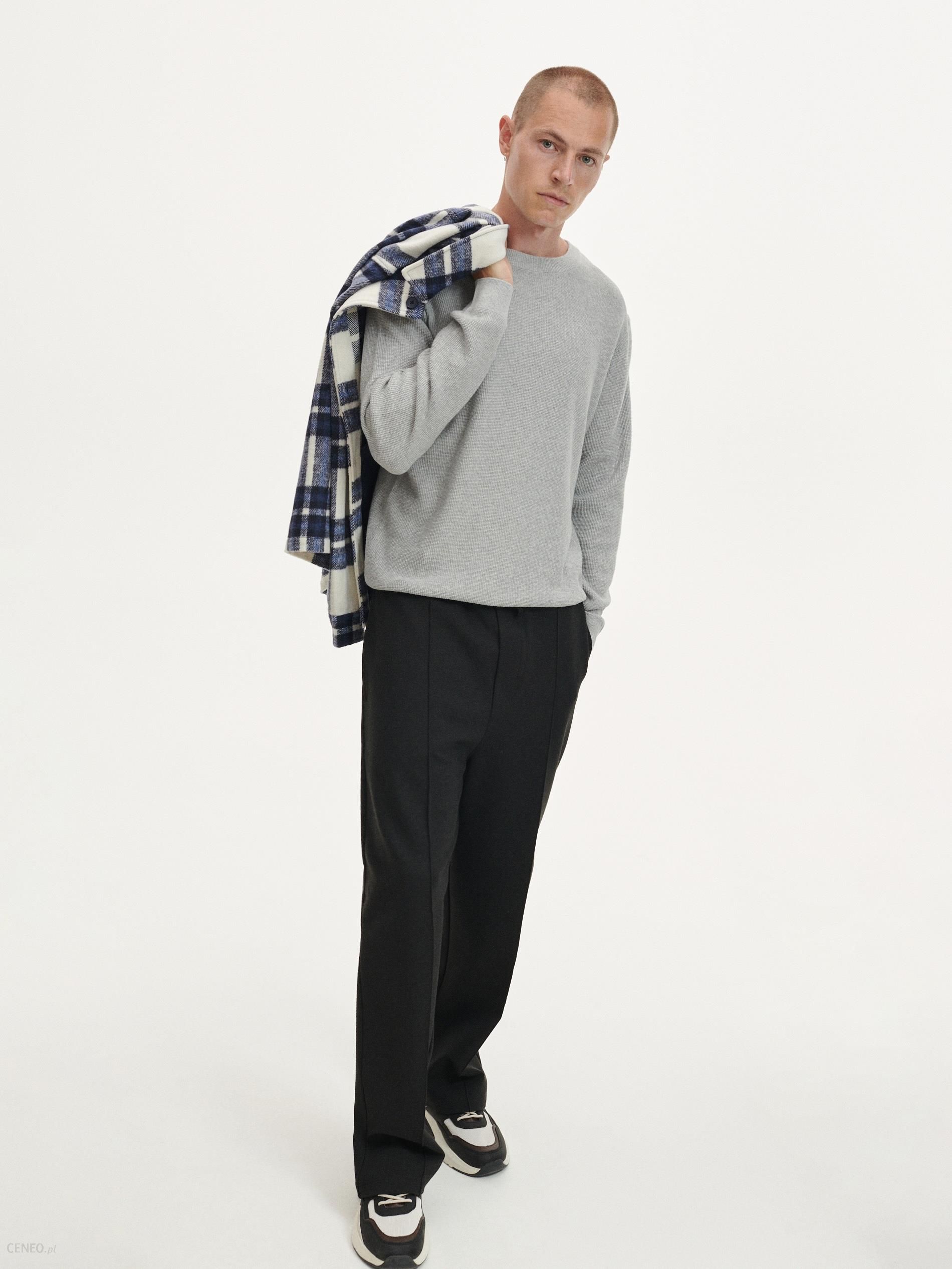Reserved - Sweter z półokrągłym dekoltem - Jasny szary