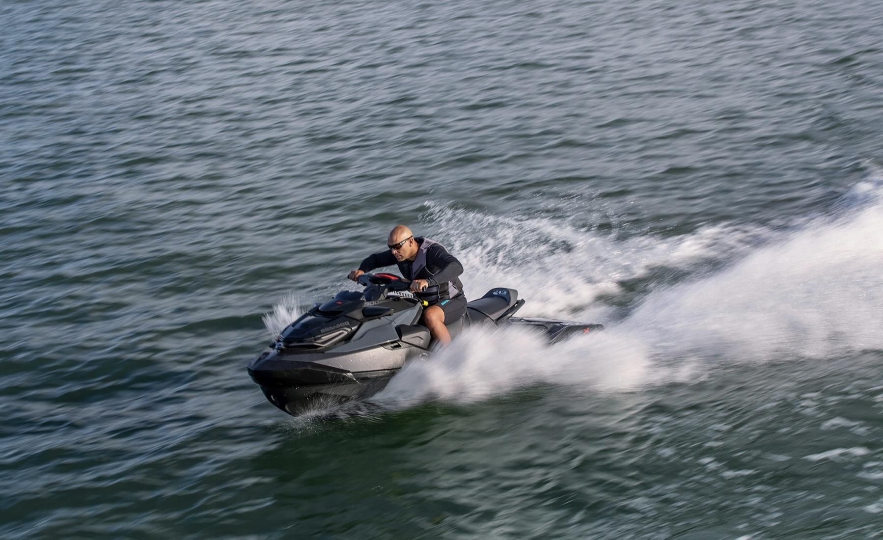 Skuter Sea Doo Rxt X Rs Audio 300Ibr - zdjęcie 3 Skuter Sea Doo Rxt X Rs Audio 300Ibr