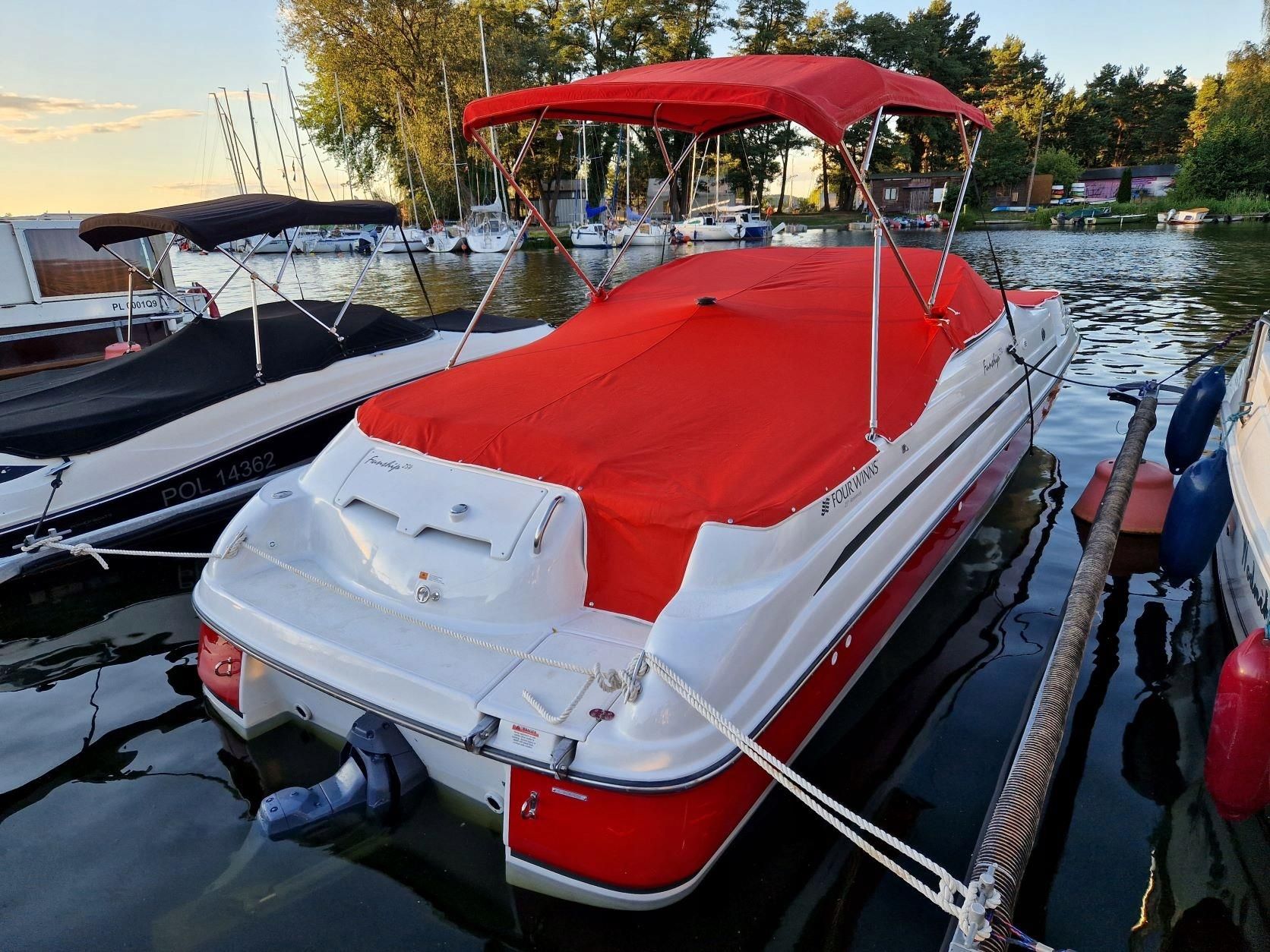 Motorówka Four Winns Funship 254 Volvo Penta 7,4 - zdjęcie 4 Motorówka Four Winns Funship 254 Volvo Penta 7,4