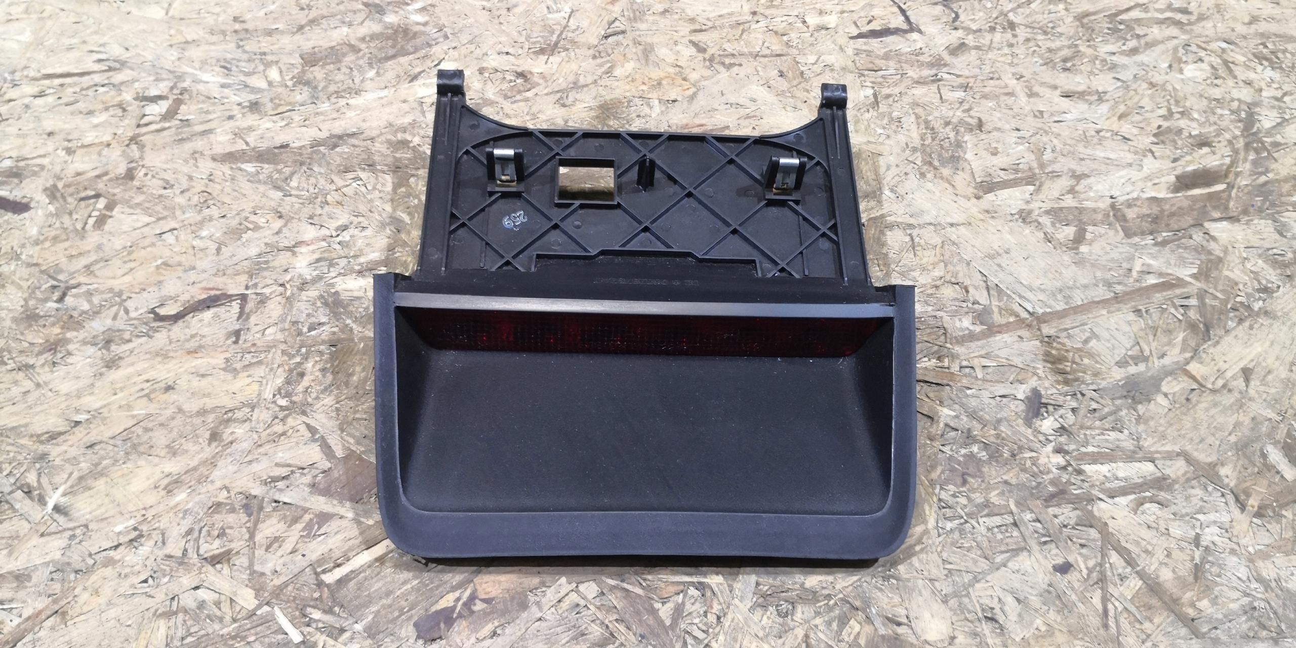 Światło stop Dodge Oe Trzecie Światło Stop Challenger 2008 2014