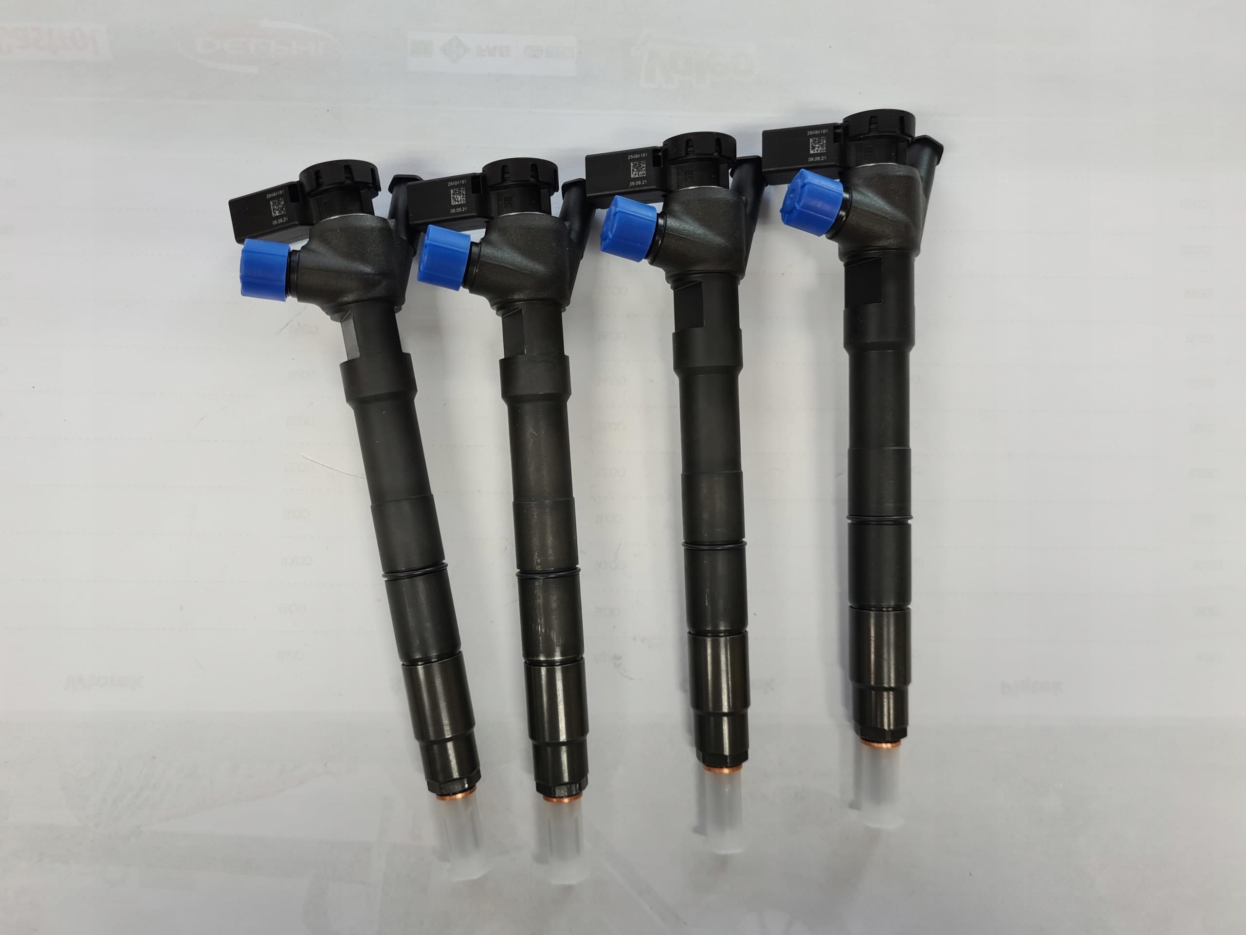Volkswagen Oe Wtryskiwacze Komplet 03N130277H Deplhi 28529434 03N 130 ...