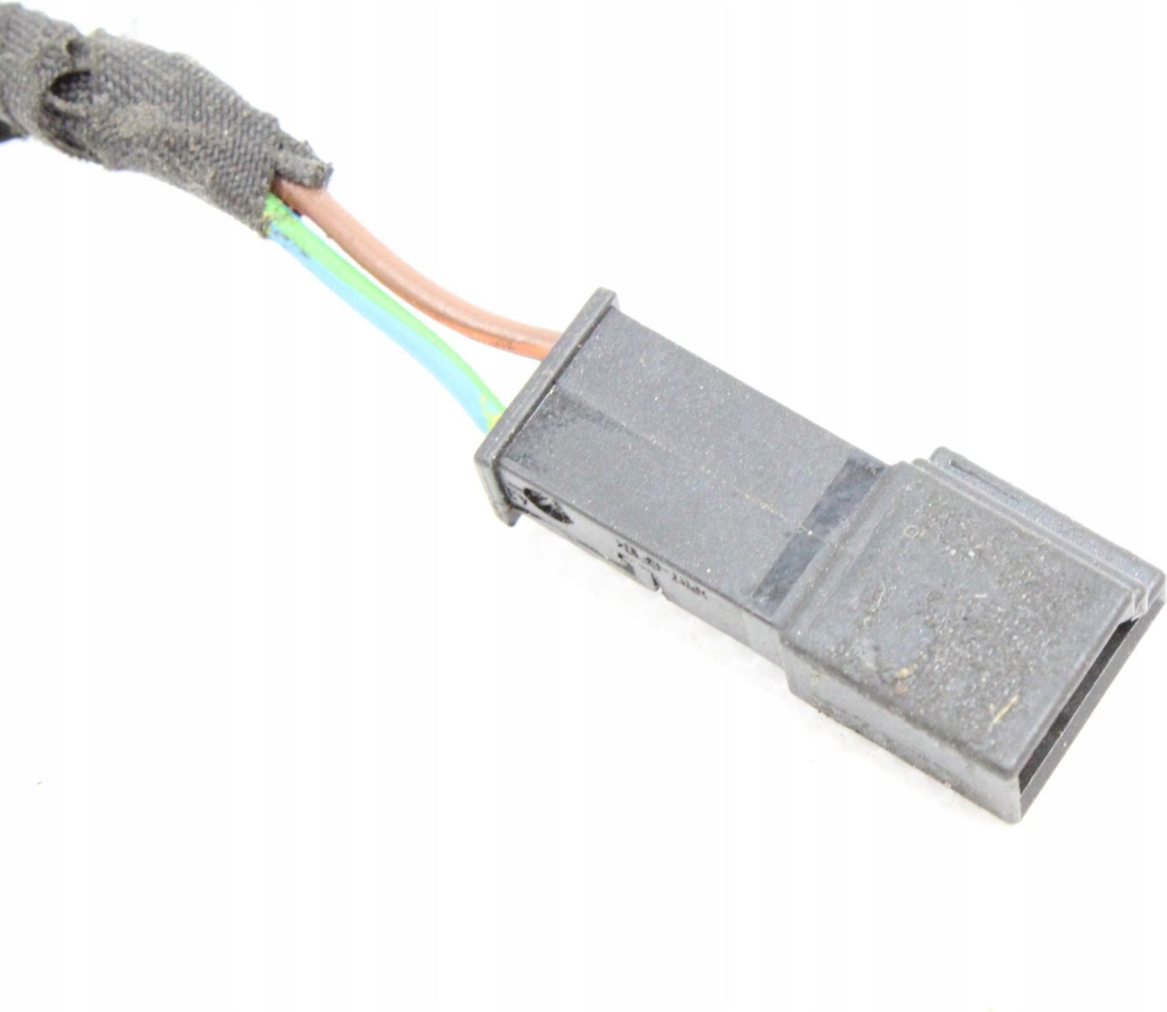 Genuine BMW 4-Pin Camera Connector – 9353142 (F01 F07 F06 F10 F30 F15)