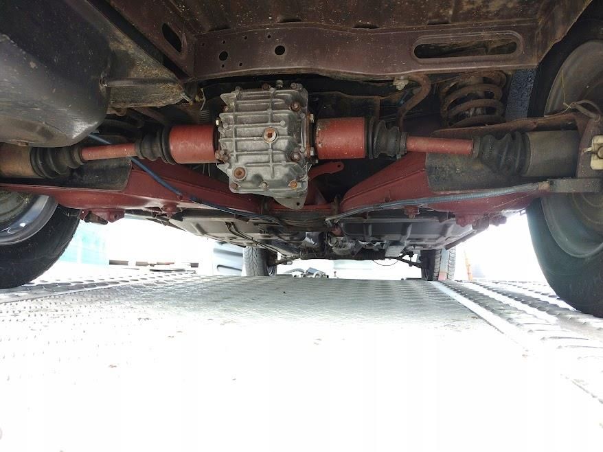 Francuski hrabia Peugeot 504 piękny oldtimer - zdjęcie 8 Francuski hrabia Peugeot 504 piękny oldtimer