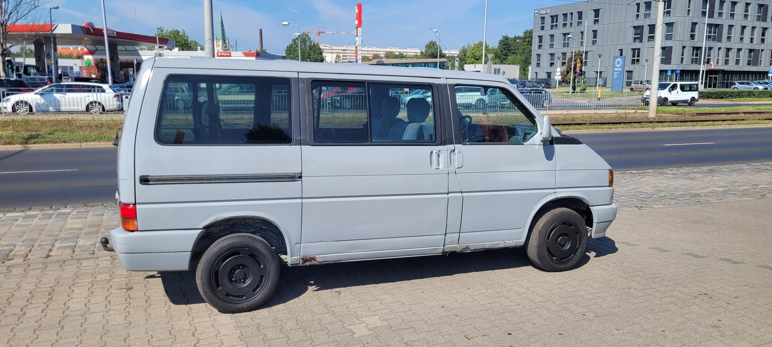 VW TRANSPORTER IV T4 MULTIVAN 7 OSÓB - zdjęcie 8 VW TRANSPORTER IV T4 MULTIVAN 7 OSÓB