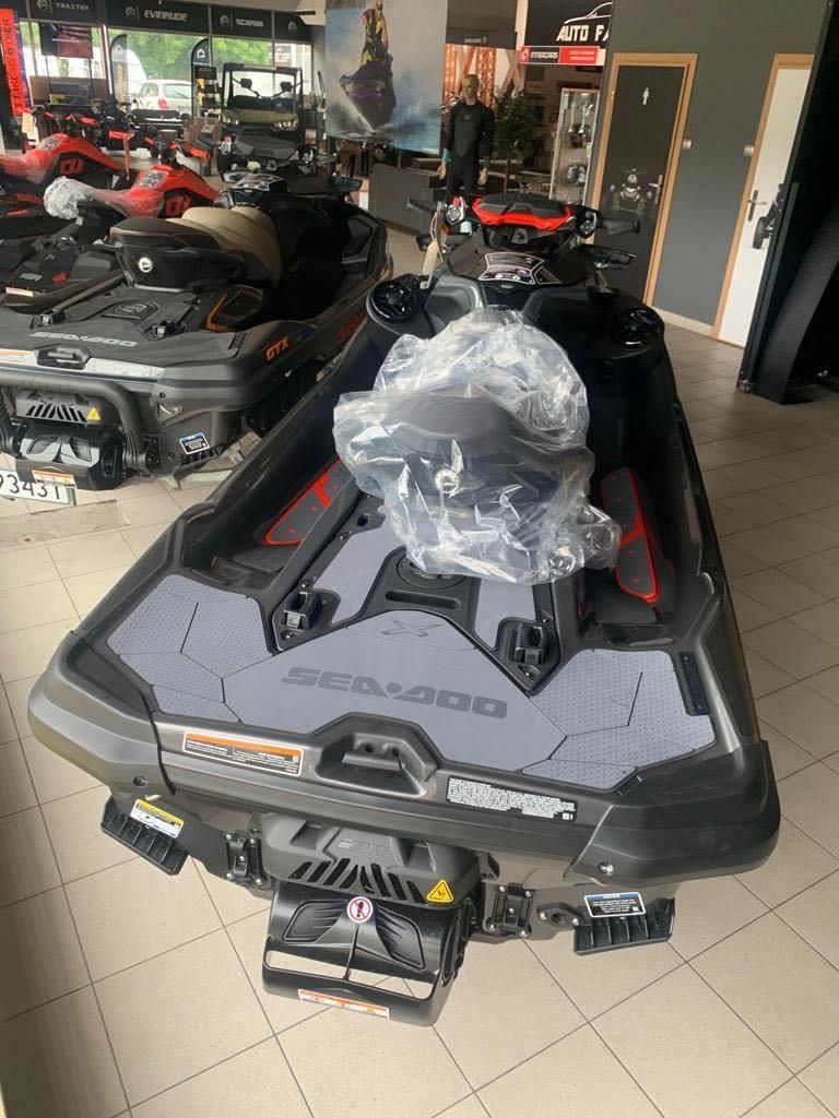 Skuter wodny SEA-DOO RXT-X RS 300 Audio 2022 - zdjęcie 1 Skuter wodny SEA-DOO RXT-X RS 300 Audio 2022