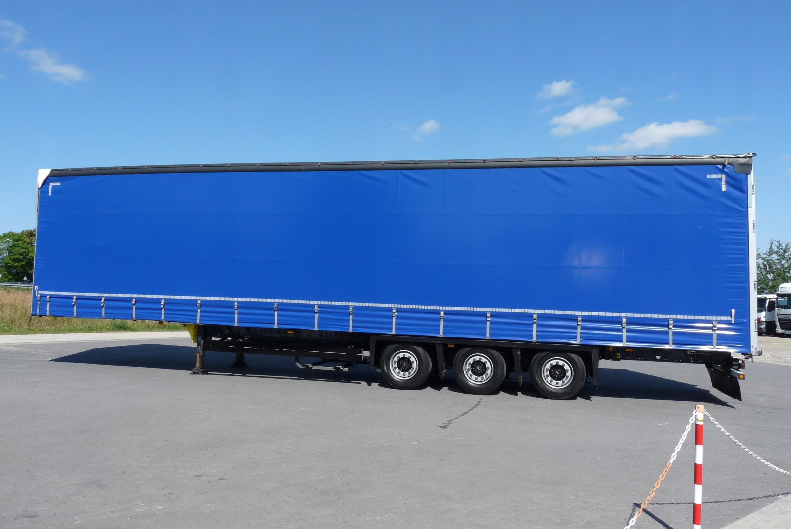 Schmitz Cargobull FIRANKA / OŚ PODNOSZONA / MEGA / - zdjęcie 3 Schmitz Cargobull FIRANKA / OŚ PODNOSZONA / MEGA /