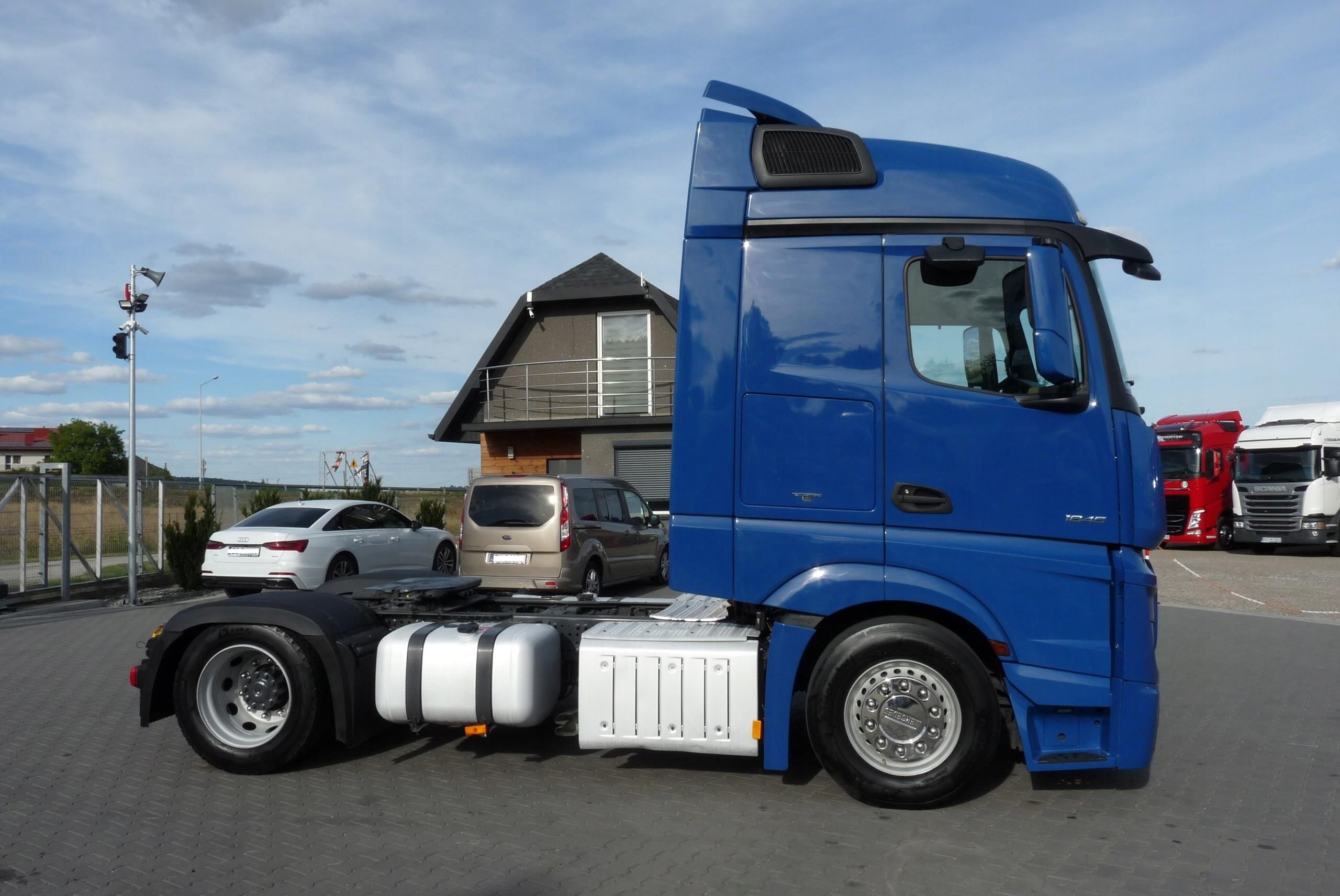 Mercedes-Benz ACTROS 1845 / EURO 6 / LOW DECK /