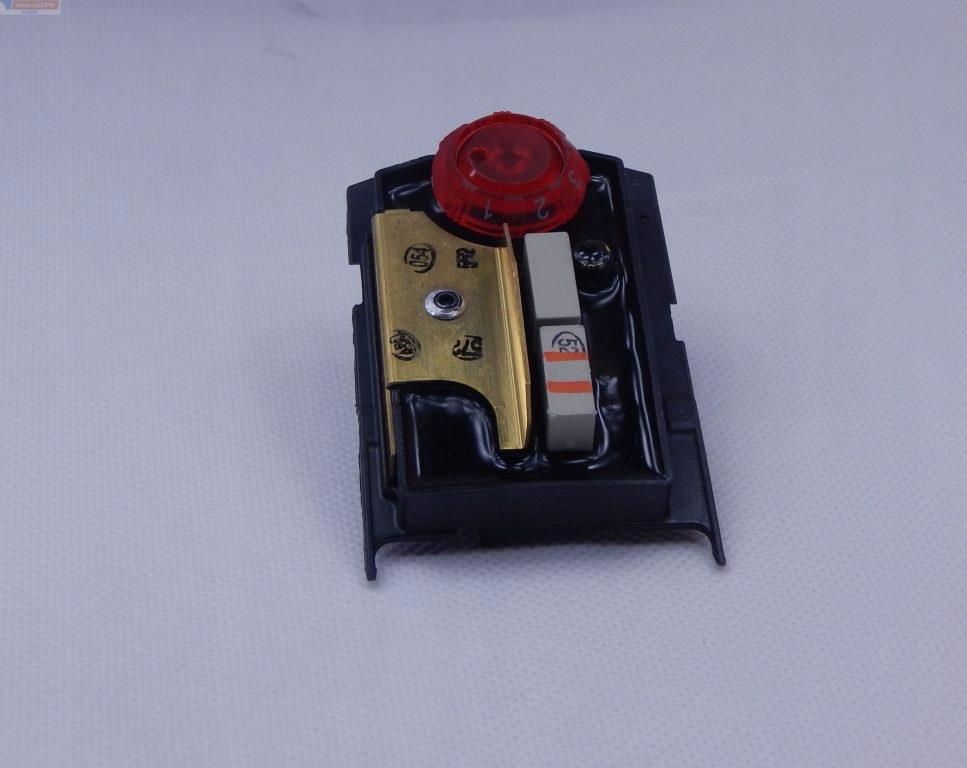 HANSA - Elektronische onderdelen / Controle eenheid 12 V verkoop per: 1 HANSA - Elektronische onderdelen / Controle eenheid 12 V verkoop per: 1