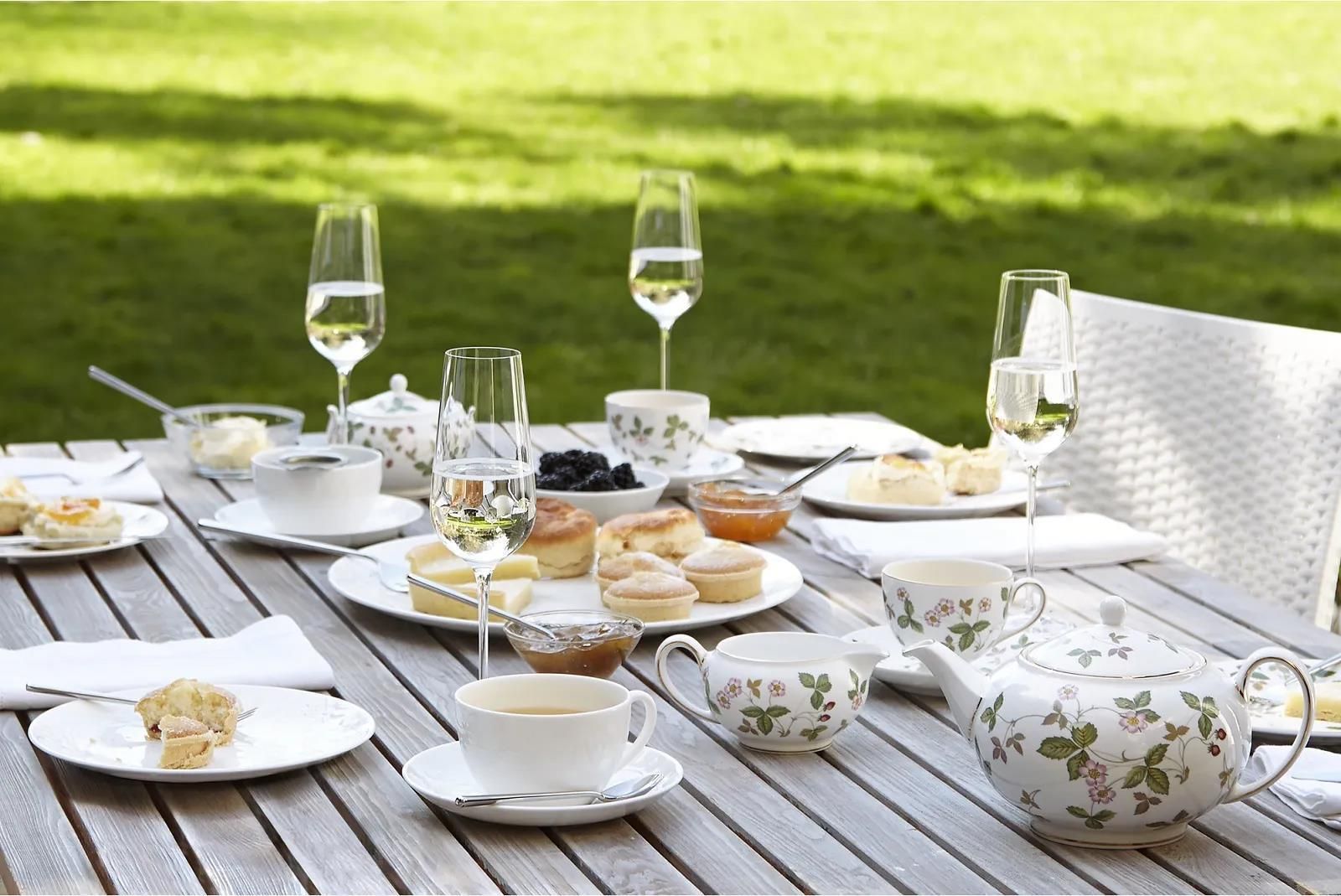 Wedgwood Tea for One Wild Strawberry imbryczek do herbaty dzbanek