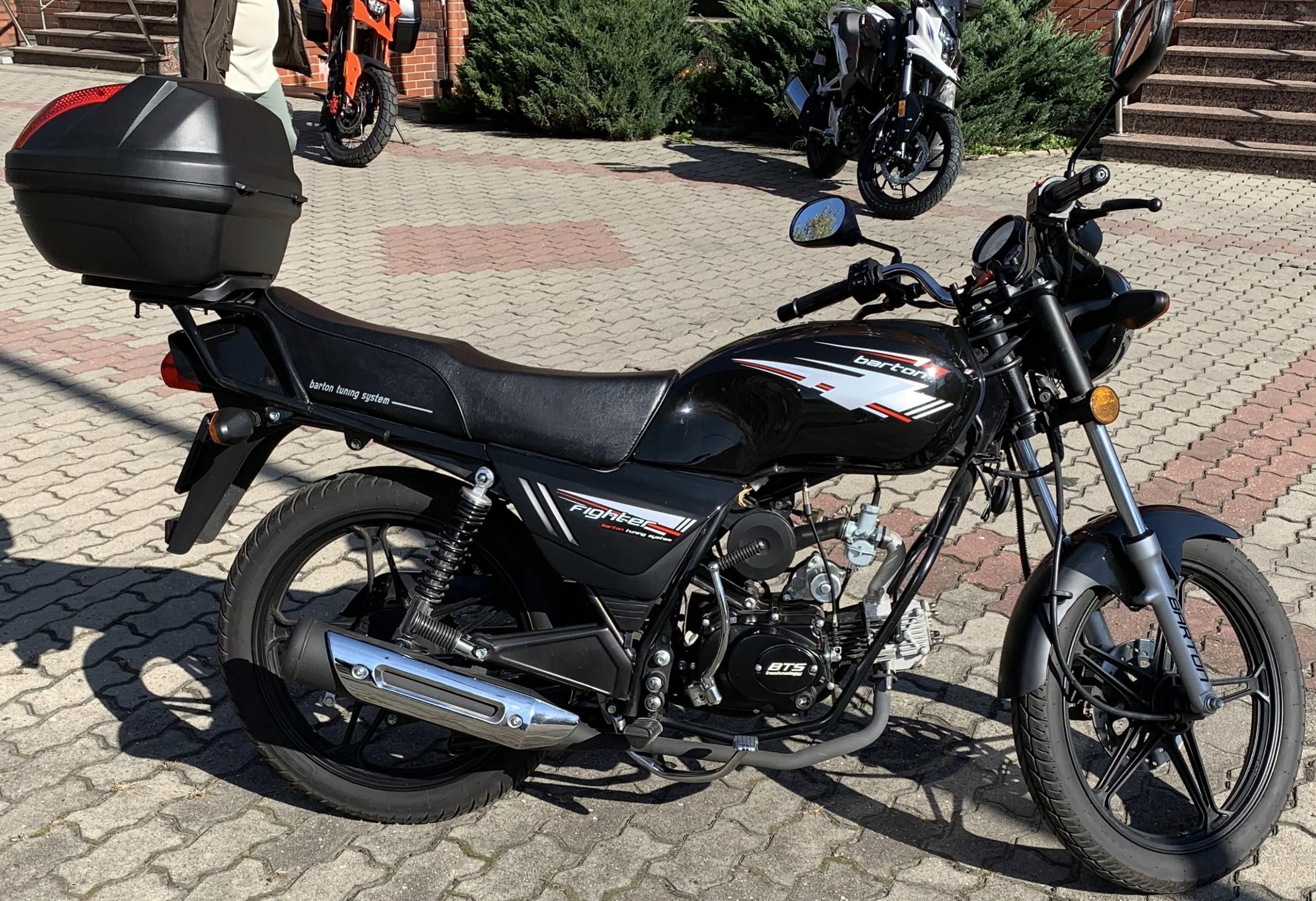 BARTON FIGHTER MOTOROWER 50cm 4T + KUFER OKAZJA !! - zdjęcie 10 BARTON FIGHTER MOTOROWER 50cm 4T + KUFER OKAZJA !!