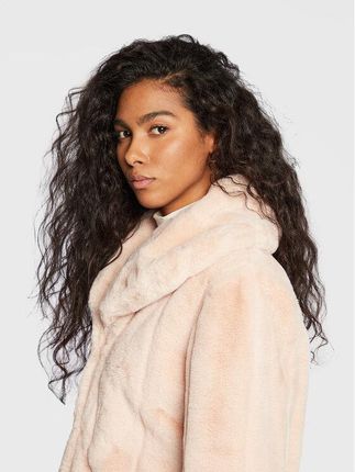 Guess Futro New Sophy W0BL0N WDCH0 Różowy Regular Fit - Ceny i