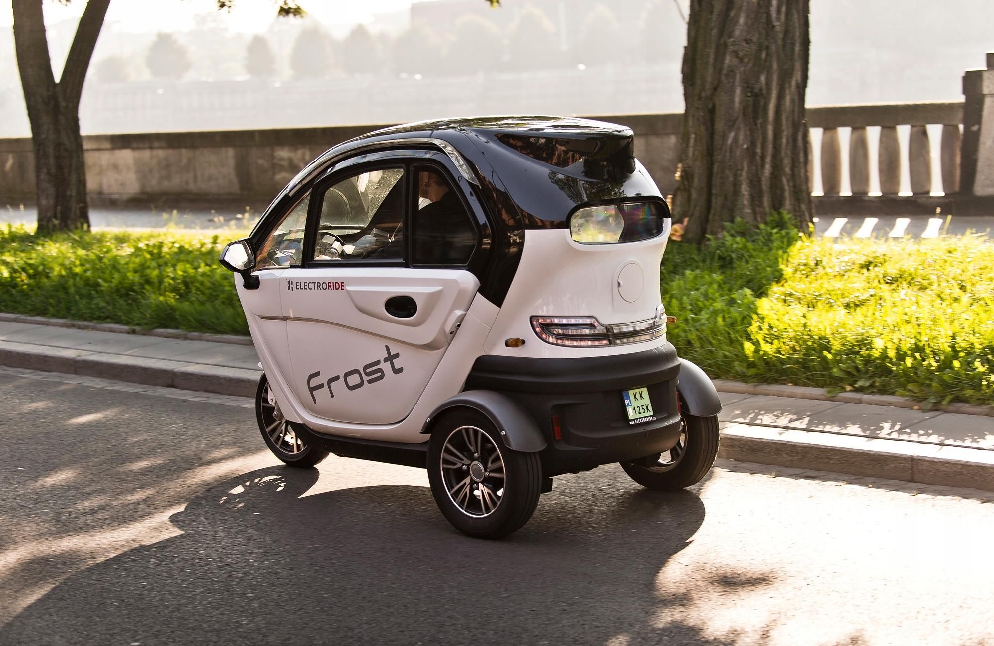 Trzykołowy pojazd elektryczny FROST, biały - zdjęcie 3 Trzykołowy pojazd elektryczny FROST, biały