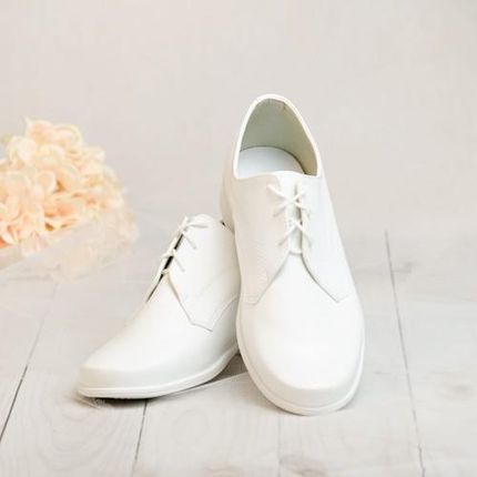 Buty komunijne chłopięce białe KBC-010-B