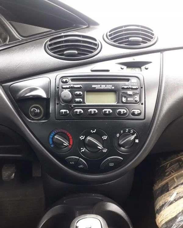 Ford Focus 1.8 Diesel 115KM - zdjęcie 6 Ford Focus 1.8 Diesel 115KM