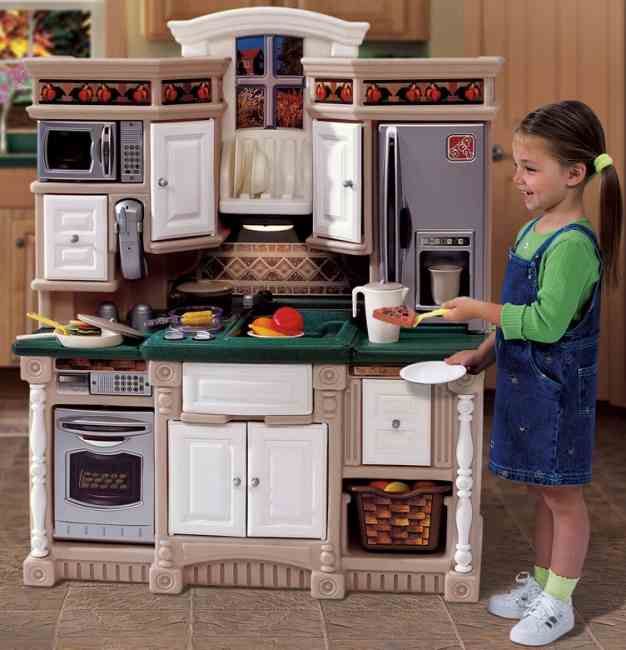 Которая на кухне включи. Кухня step 2. Детская кухня step2. Кухня кидкрафт делюкс. Которая на кухне включи.