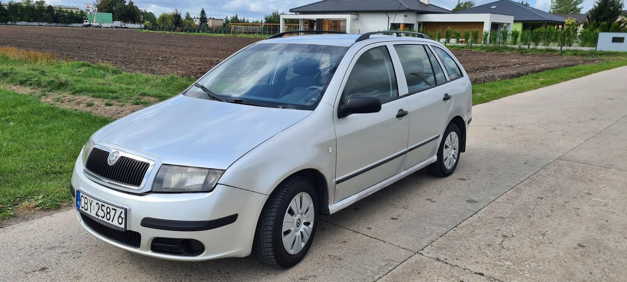 ŠKODA Fabia 2 Heckklappe Skoda Fabia II Heckstoßstange (2007-2015) – Hinten, Lackiert In Deiner Wunschfarbe Heckstoßstange Skoda Fabia 2007-2015