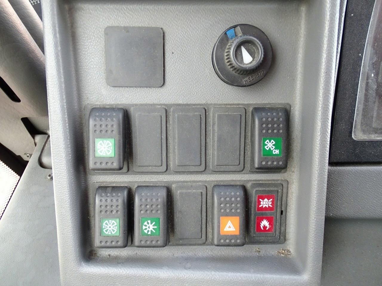Renault P.V.I. SPROWADZONY Przebieg Udokumentowany - zdjęcie 4 Renault P.V.I. SPROWADZONY Przebieg Udokumentowany