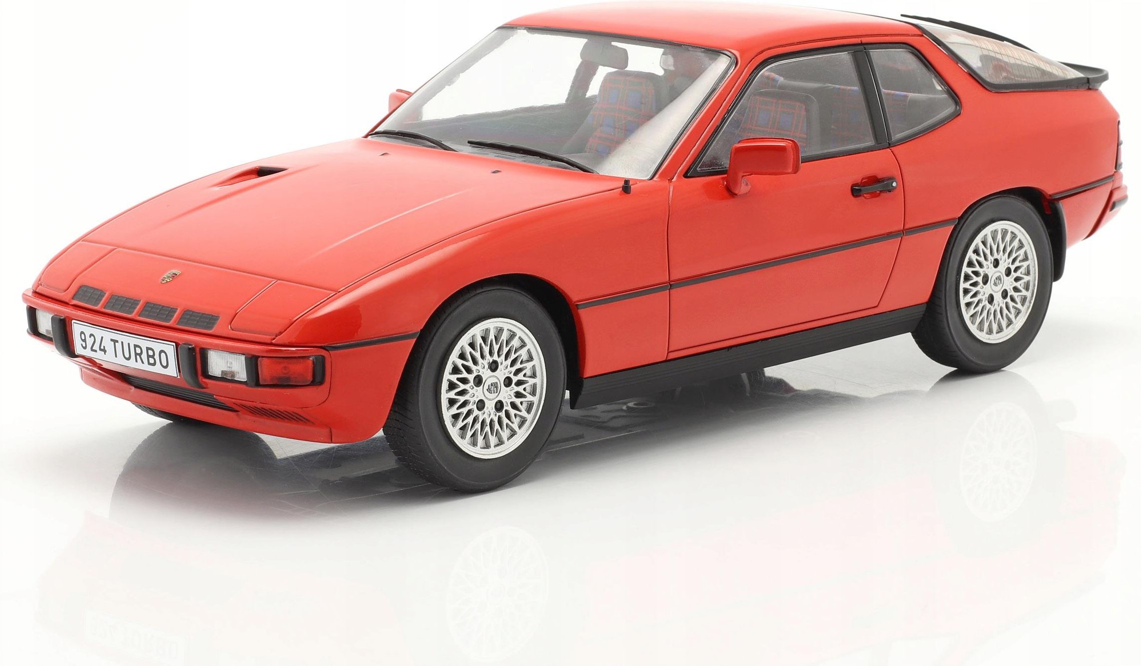 i-porsche-924-turbo-1979-mcg-1