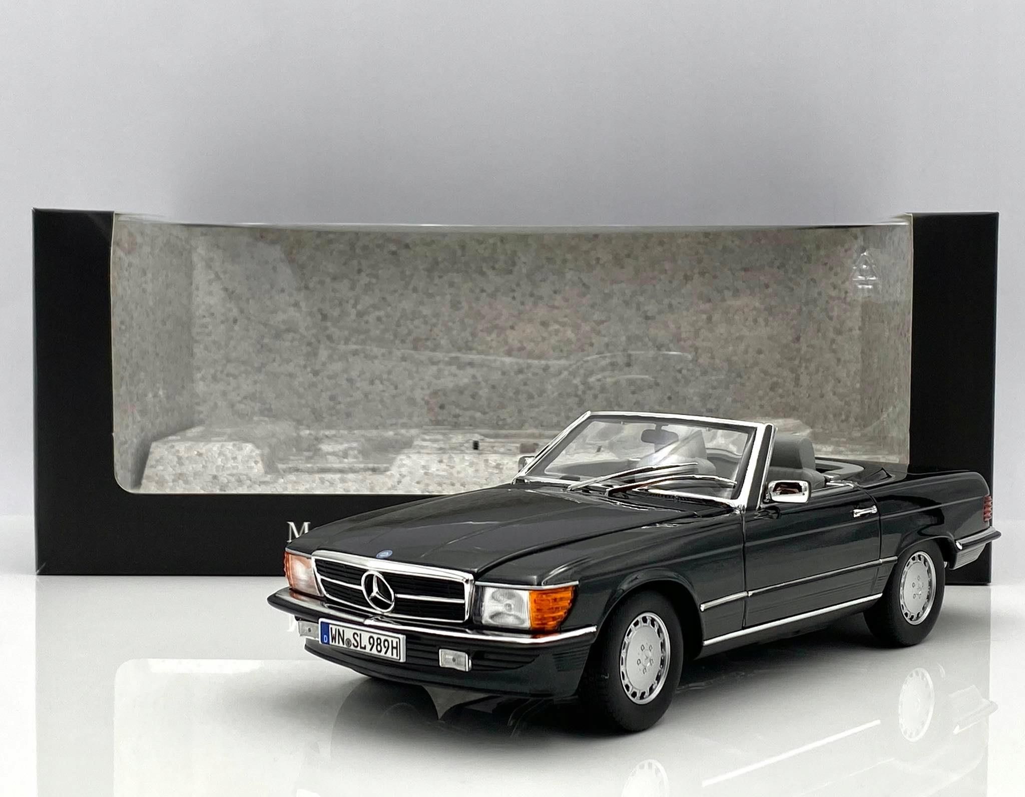 1:18 Norev Mercedes 350 SE W116 US-Version 1973 darkgreen-metallic