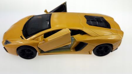 Lamborghini Aventador Coupe Żółty Model Welly 1:34
