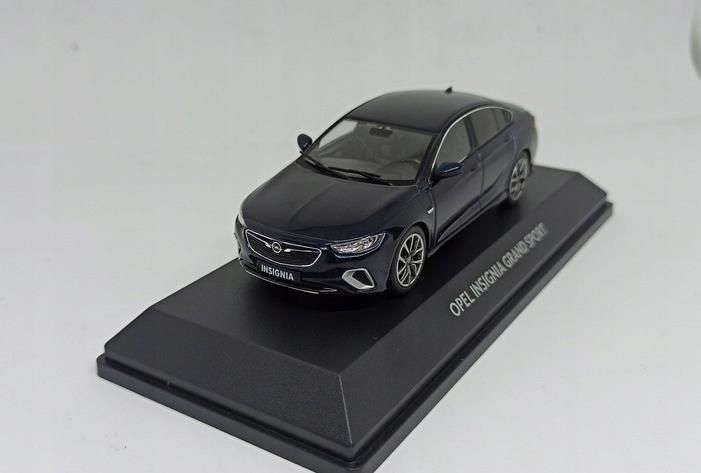 Opel Insignia B Grand Sport Modellauto 1:43 - Tiefsee Blau Metalllack