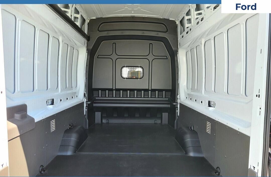 Ford Transit L4h3 Mae Laderaum