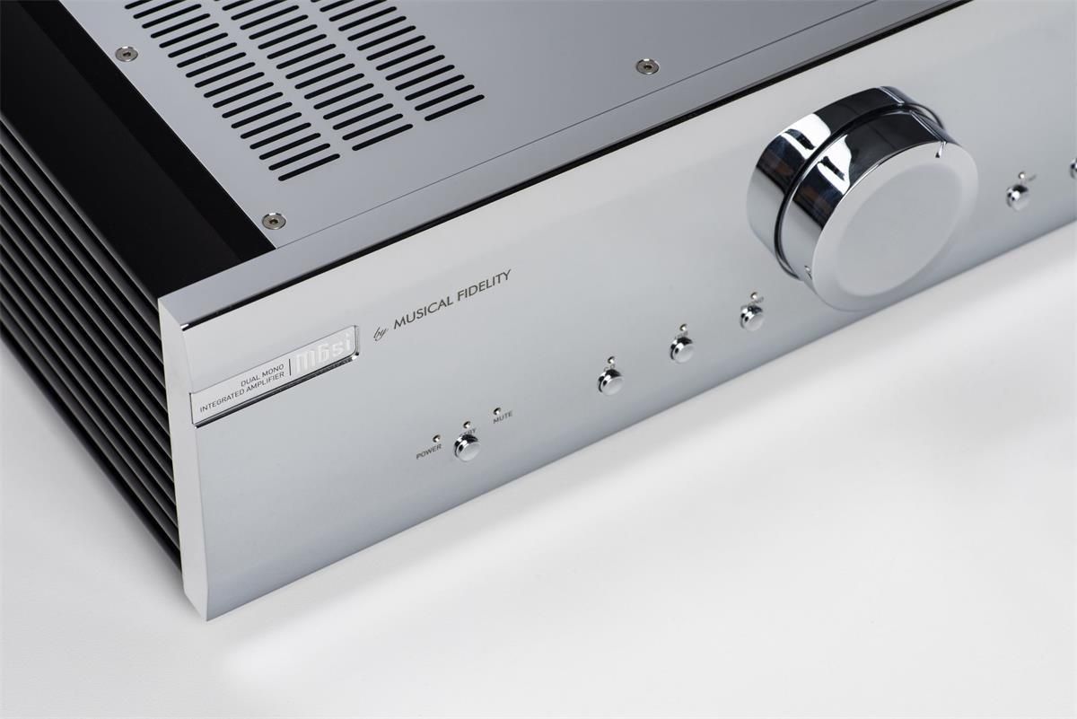 фото Усилитель мощности Musical Fidelity M6si Chrome