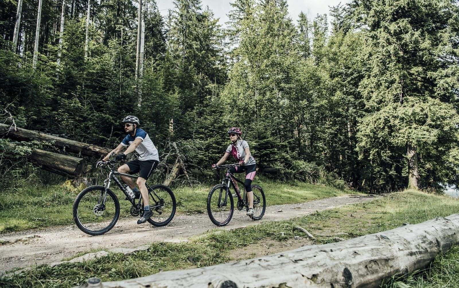 Kands Avangarde Deore Hollowtech Ii Czarny 28 2023 Rowery Crossowe