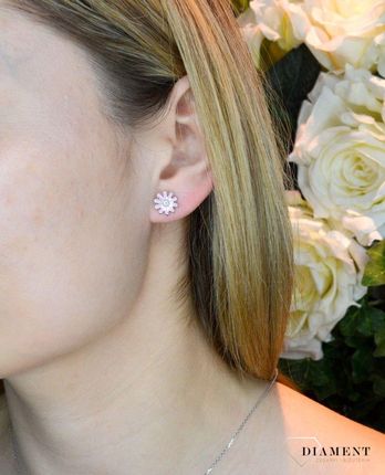 Diament Srebrne kolczyki przy uchu Kwiatki z różową emalią