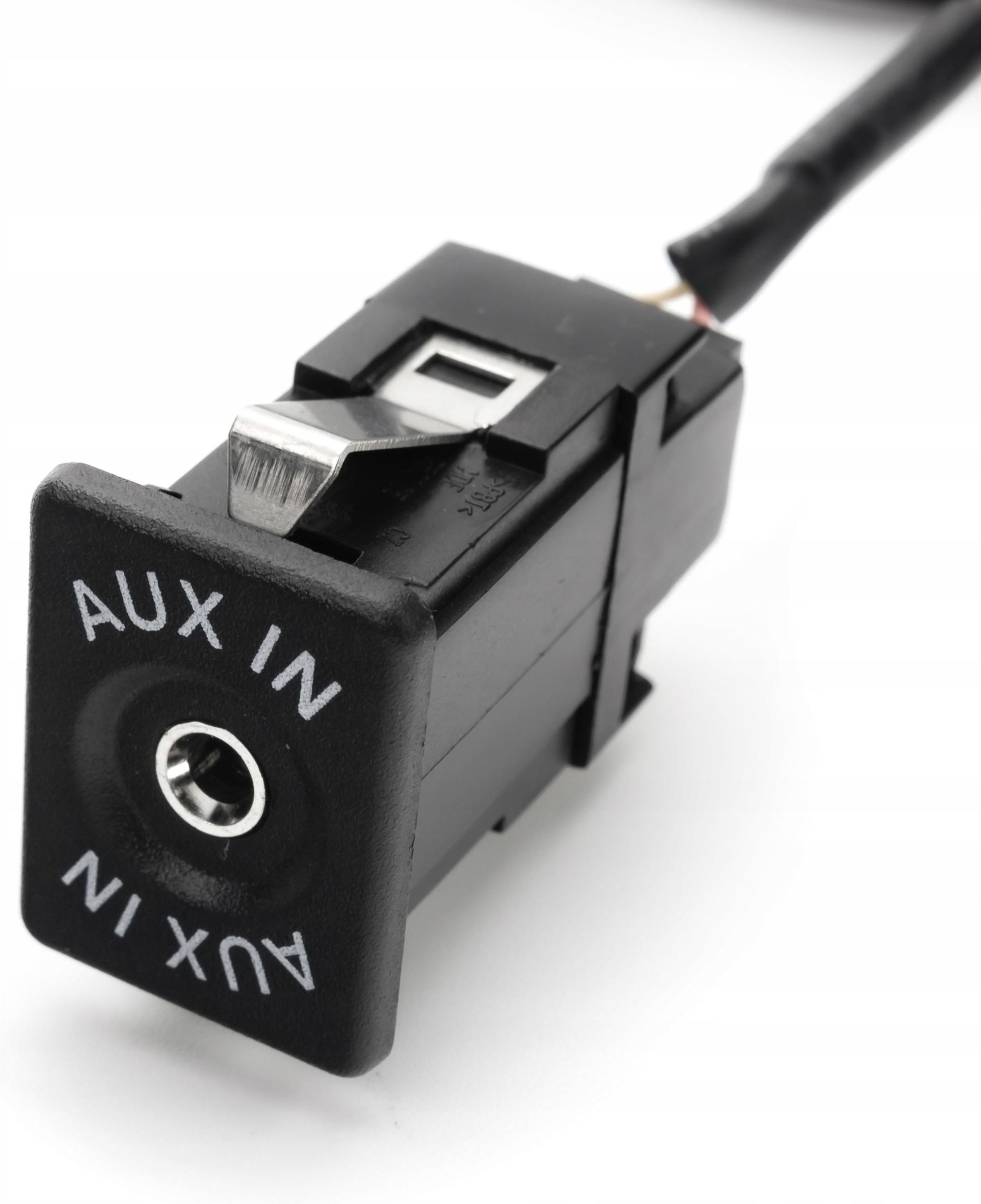 Aux In Adapter Kabel für Volvo C30 S40 V40 V50 S60 S70 C70 V70 XC70 S80