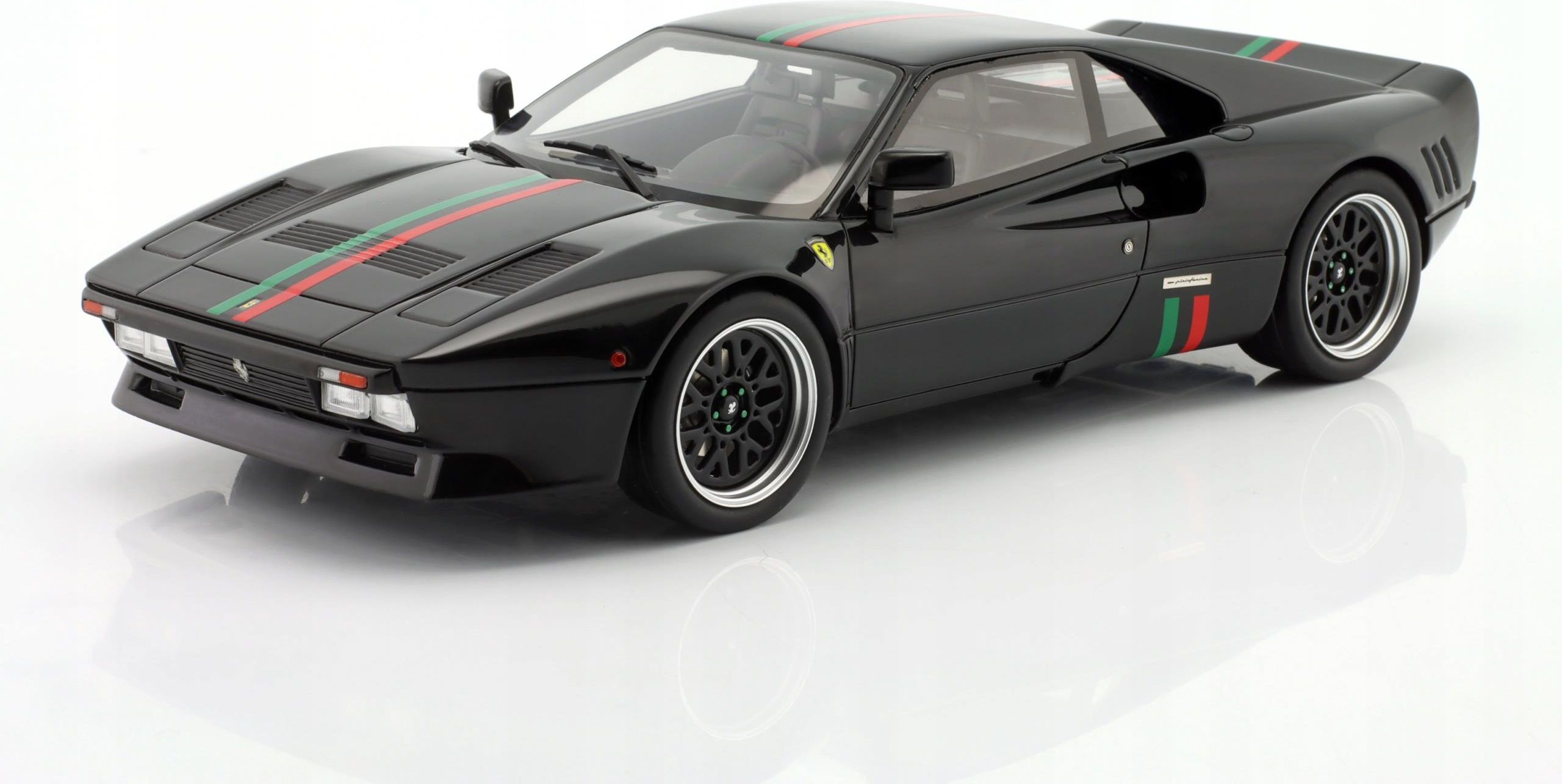S フェラーリ FERRARI GTO Hot Wheels 1984 1:18 FERRARI GTO 1984 1/18 Hot Wheels