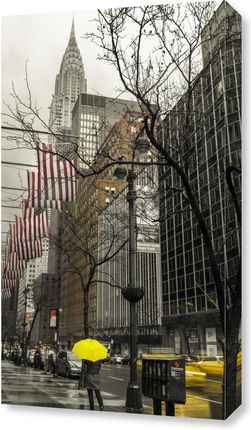 Zakito Posters Obraz 40x70cm Kobieta z żółtym parasolem na ulicy Nowego Jorku Assaf Frank