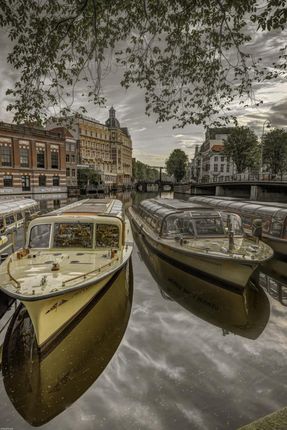 Zakito Posters Plakat 40x60cm Zacumowane łodzie w Amsterdamie 2 Assaf Frank