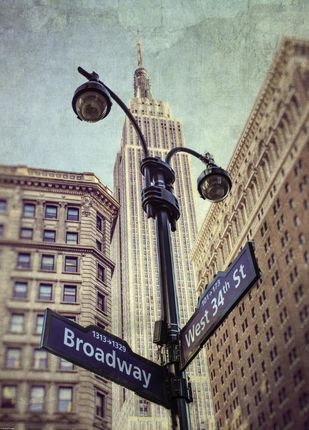Zakito Posters Plakat 39,5x55cm Lampa uliczna i znaki uliczne z Empire State building w tle - Nowy Jork 2 Assaf Frank