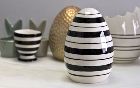 Art Pol Ozdoba Ceramiczna Jajko W Paski Czarno Białe